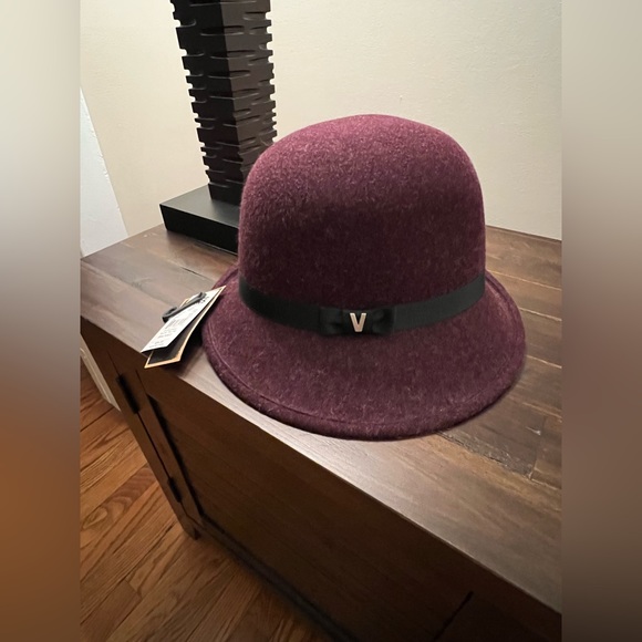 NWT VANS Wool Cloche Fedora Hat plum w/Black Trim. small/ medium. - Picture 6 of 7